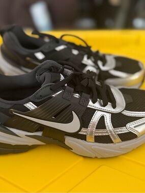 Nike Black and Silver Performance  P-6000 Sneakers